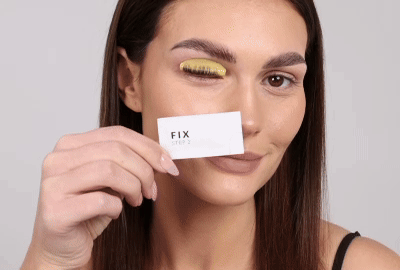 Application du modèle Étape 2 - Fixation sur les cils